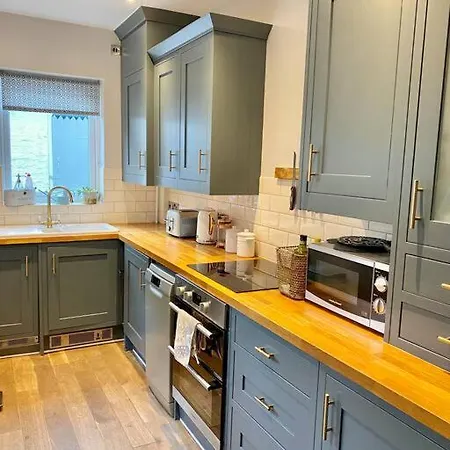 - 66 Scott Street Йорк