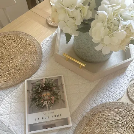 - 66 Scott Street * York